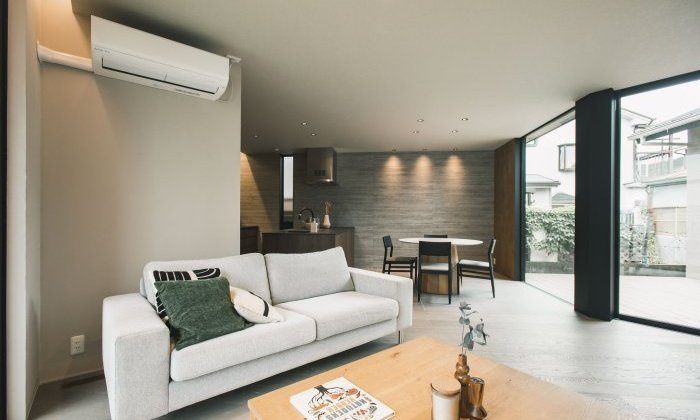 【京都市西京区上桂大野町】
電子マネーギフト10000円プレゼント！
静けさと開放が同居する、内にひらかれた家