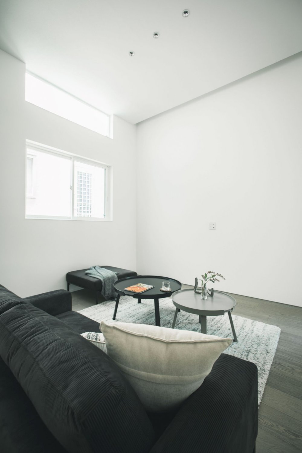 高天井が生み出す、広がりのある空間