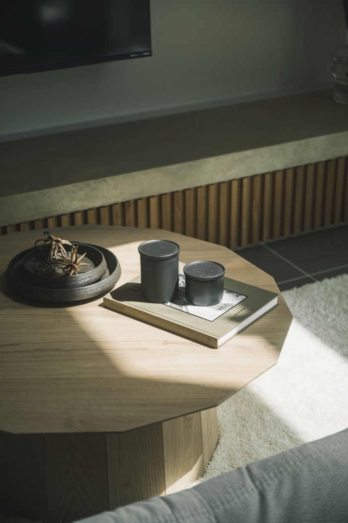 落ち着いたプライベート空間と、光あふれる開放感が共存する住まい。