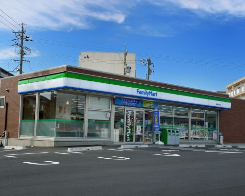 ファミリーマート　豊中市東泉丘店
