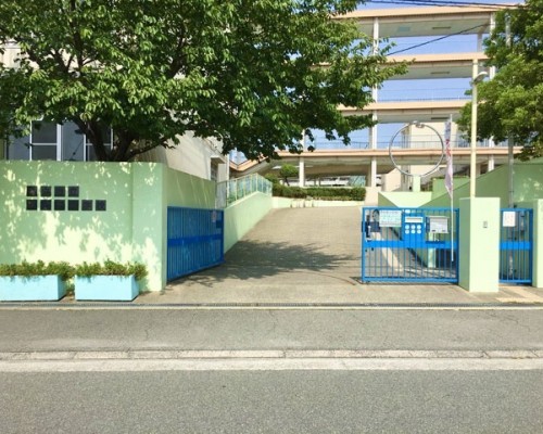 豊中市立第十七中学校