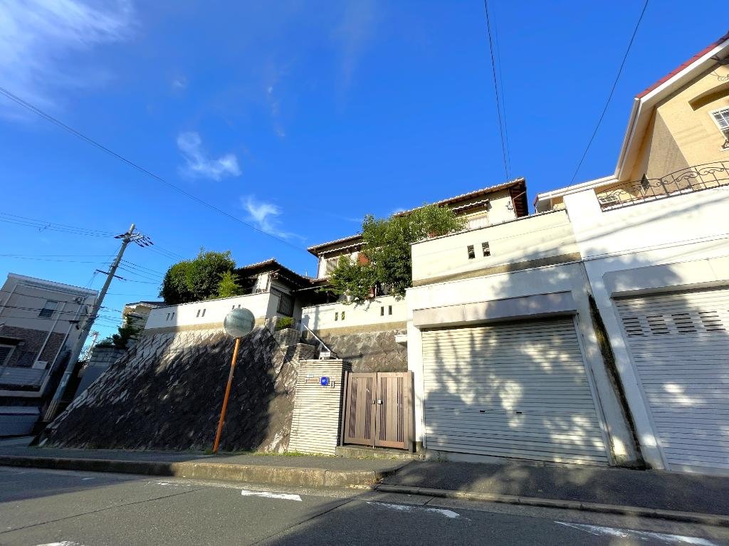 大阪府吹田市青葉丘南土地